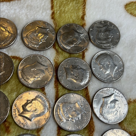 Large Estate Sale Kennedy Half Dollar Coin Collection - Picture 11 of 11